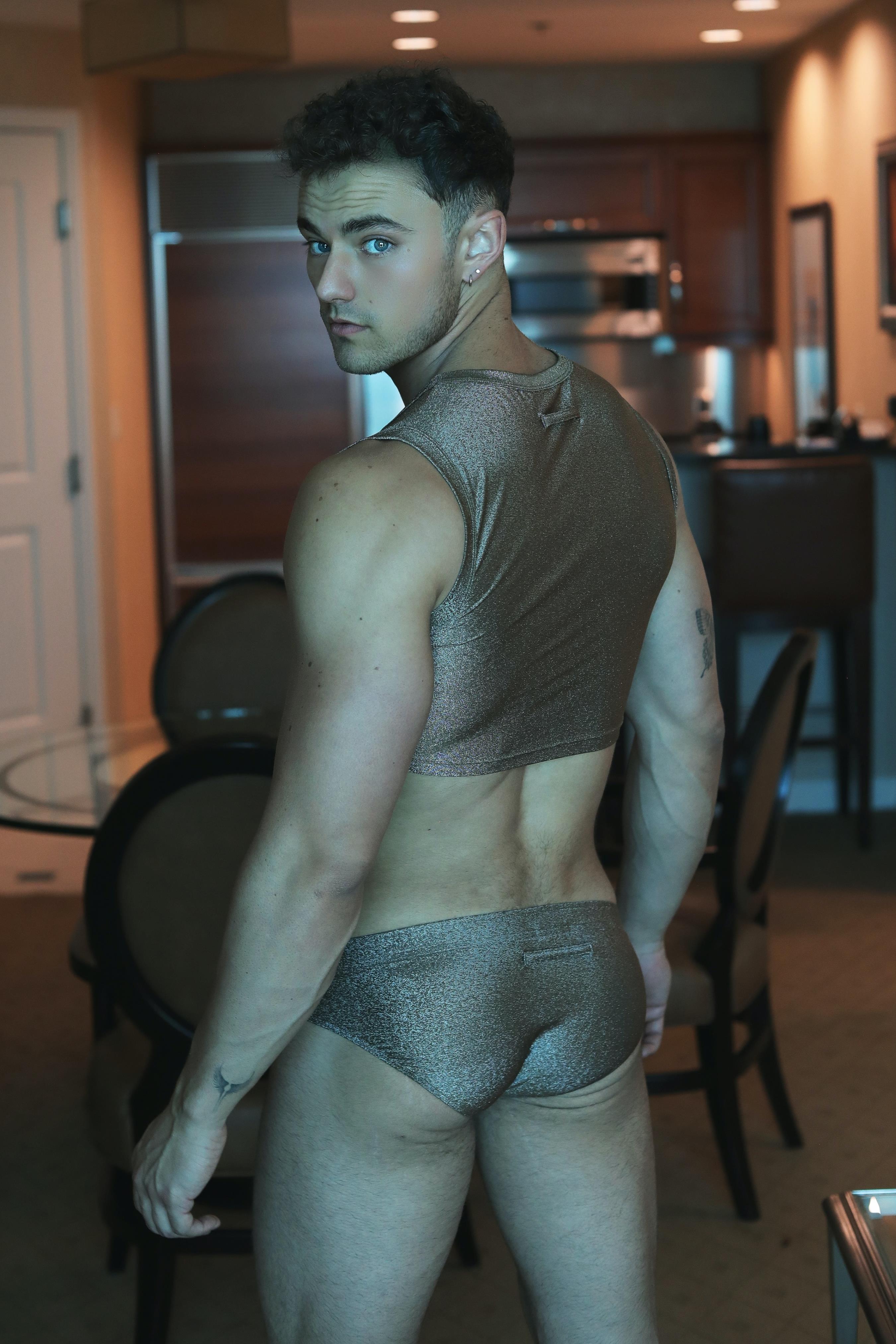 #color_glisten brief bronze